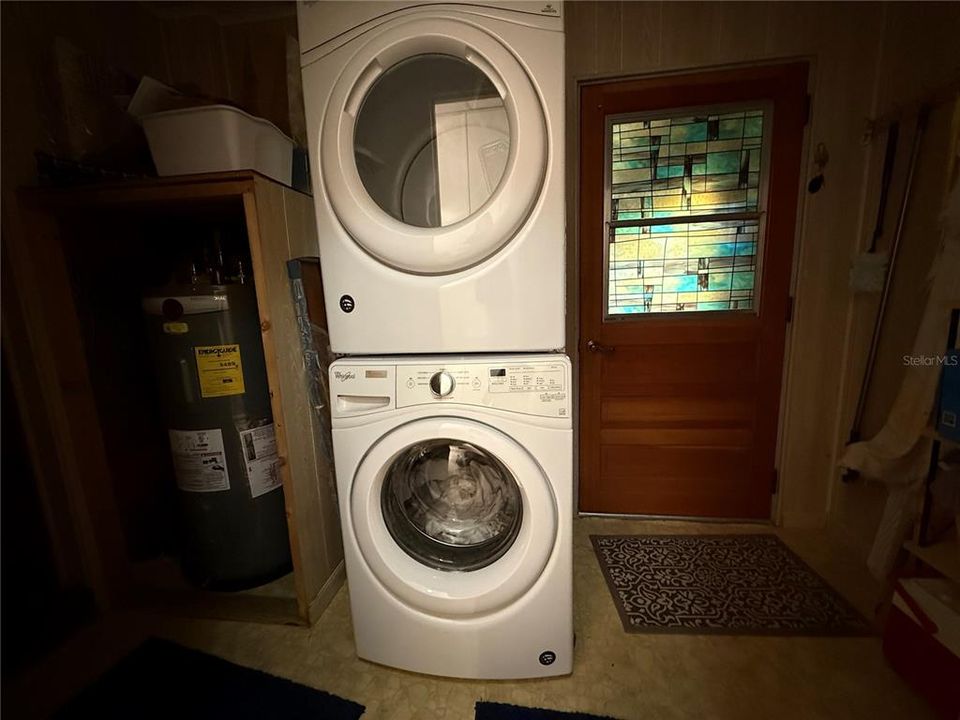 На продажу: $279,900 (3 спален, 2 ванн, 1584 Квадратных фут)