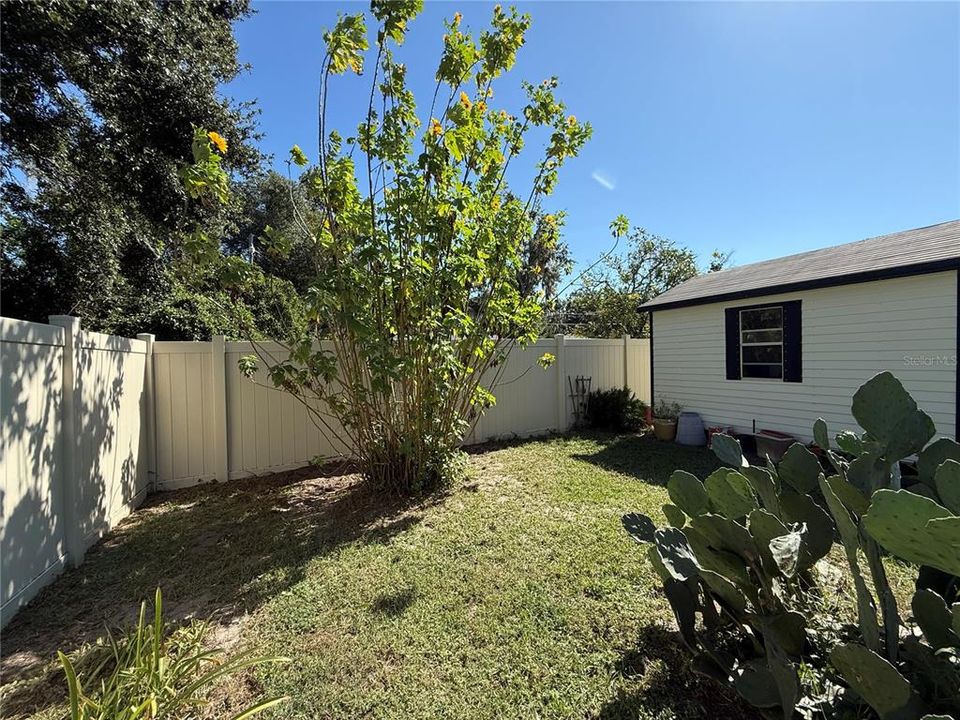 На продажу: $279,900 (3 спален, 2 ванн, 1584 Квадратных фут)