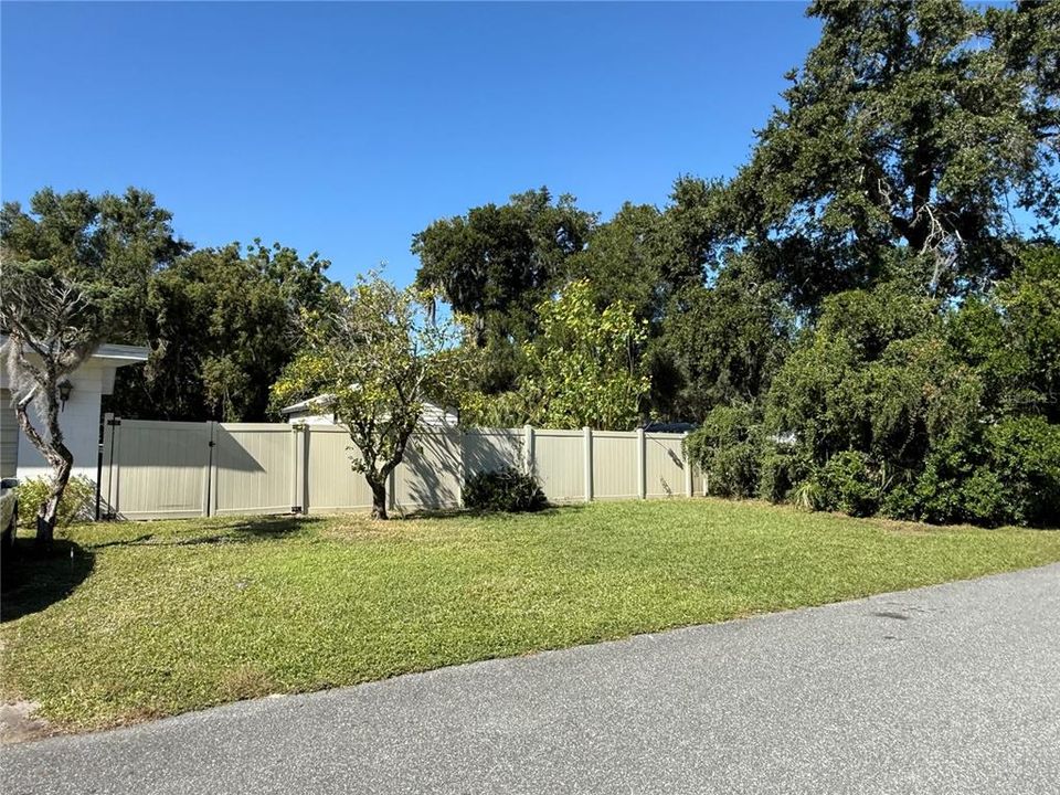 На продажу: $279,900 (3 спален, 2 ванн, 1584 Квадратных фут)