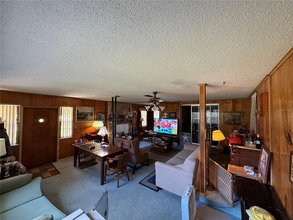 На продажу: $279,900 (3 спален, 2 ванн, 1584 Квадратных фут)