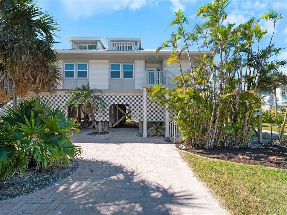 En Venta: $949,000 (3 camas, 3 baños, 1634 Pies cuadrados)