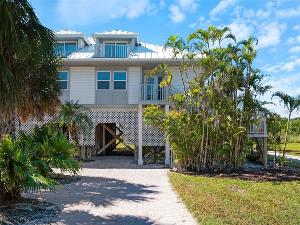 En Venta: $949,000 (3 camas, 3 baños, 1634 Pies cuadrados)