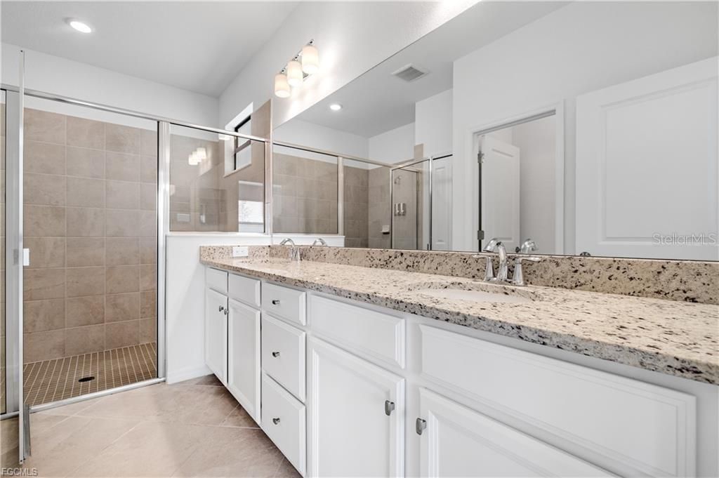 En Venta: $394,900 (4 camas, 2 baños, 2251 Pies cuadrados)