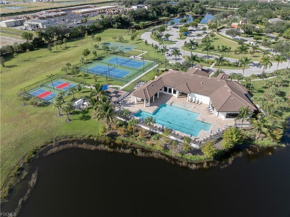 En Venta: $394,900 (4 camas, 2 baños, 2251 Pies cuadrados)