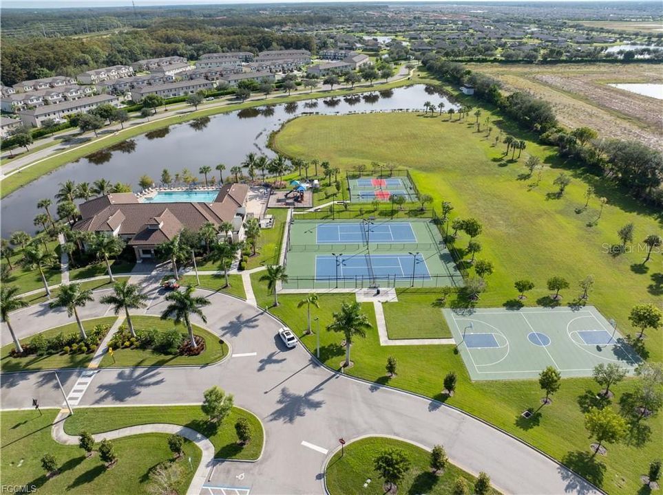 En Venta: $394,900 (4 camas, 2 baños, 2251 Pies cuadrados)