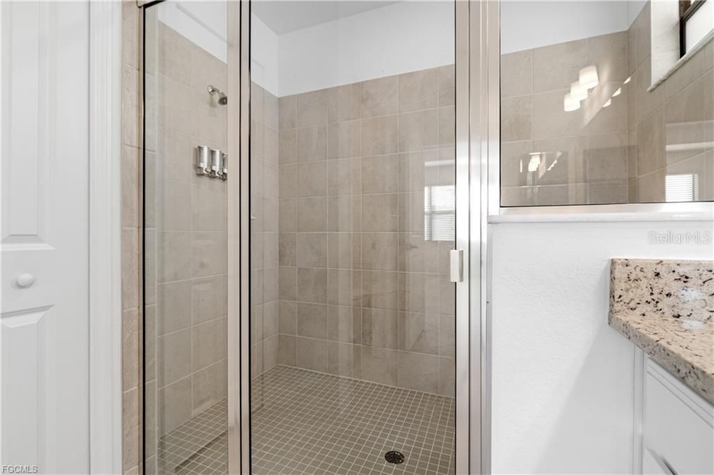 En Venta: $394,900 (4 camas, 2 baños, 2251 Pies cuadrados)