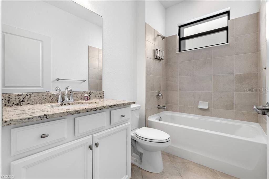 En Venta: $394,900 (4 camas, 2 baños, 2251 Pies cuadrados)