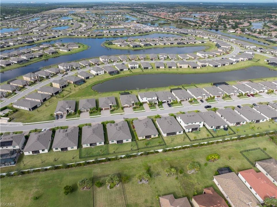 En Venta: $394,900 (4 camas, 2 baños, 2251 Pies cuadrados)