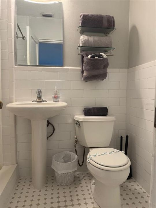 待售: $1,600,000 (0 贝兹, 0 浴室, 294 平方英尺)