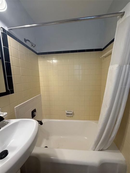 待售: $1,600,000 (0 贝兹, 0 浴室, 294 平方英尺)