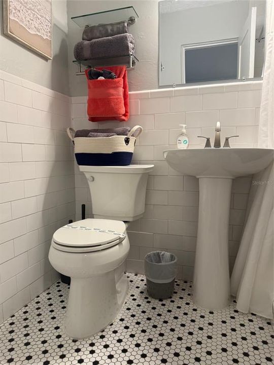 待售: $1,600,000 (0 贝兹, 0 浴室, 294 平方英尺)