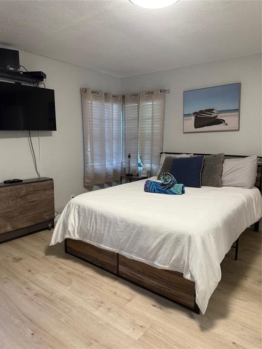 待售: $1,600,000 (0 贝兹, 0 浴室, 294 平方英尺)