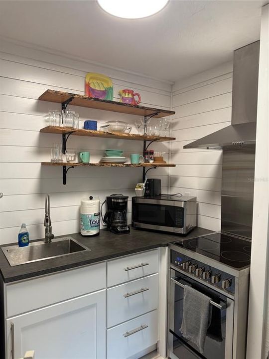 待售: $1,600,000 (0 贝兹, 0 浴室, 294 平方英尺)