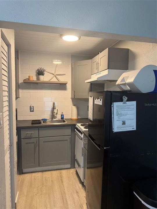 待售: $1,600,000 (0 贝兹, 0 浴室, 294 平方英尺)