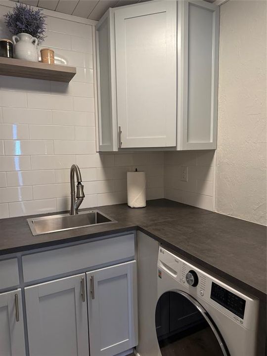 待售: $1,600,000 (0 贝兹, 0 浴室, 294 平方英尺)