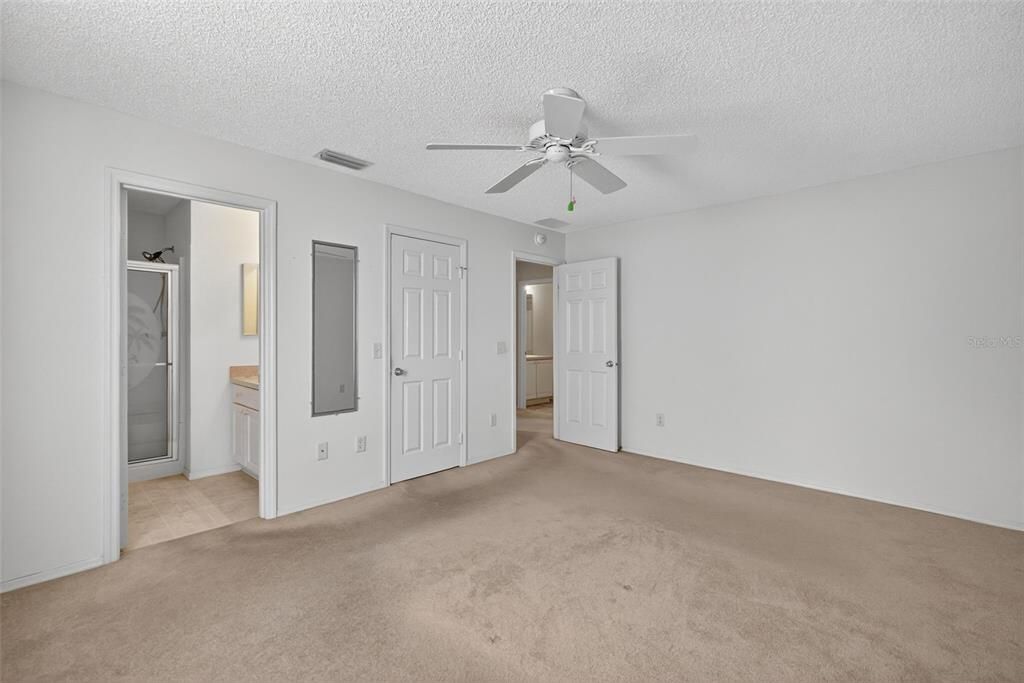 For Sale: $249,900 (2 beds, 2 baths, 1156 Square Feet)