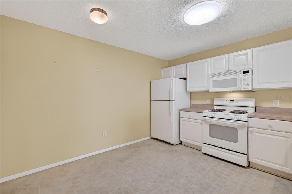 For Sale: $249,900 (2 beds, 2 baths, 1156 Square Feet)