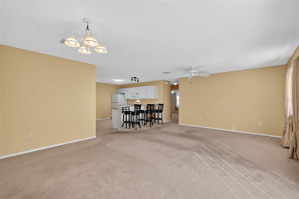 For Sale: $249,900 (2 beds, 2 baths, 1156 Square Feet)