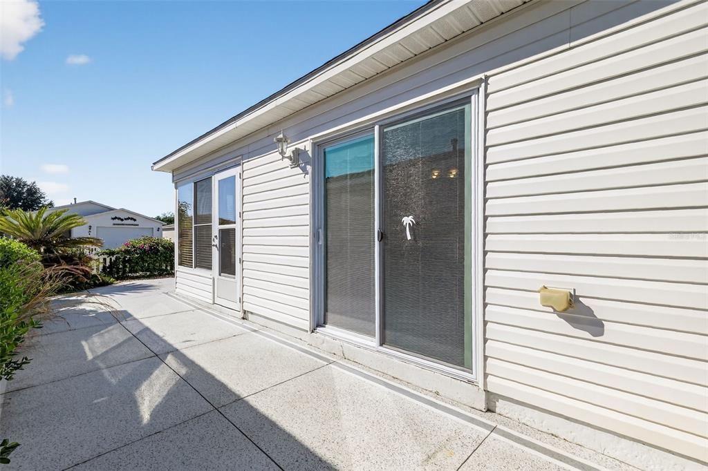 For Sale: $249,900 (2 beds, 2 baths, 1156 Square Feet)