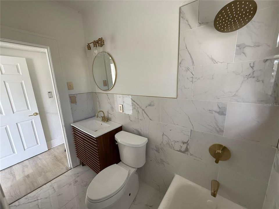 For Sale: $279,000 (3 beds, 1 baths, 940 Square Feet)