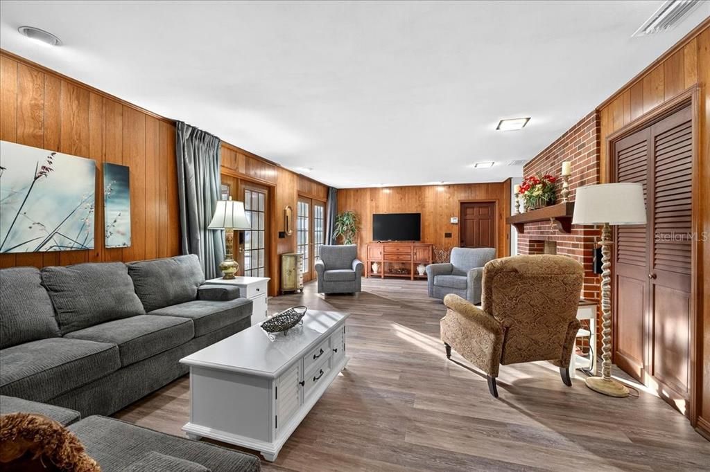 For Sale: $419,000 (4 beds, 3 baths, 2656 Square Feet)