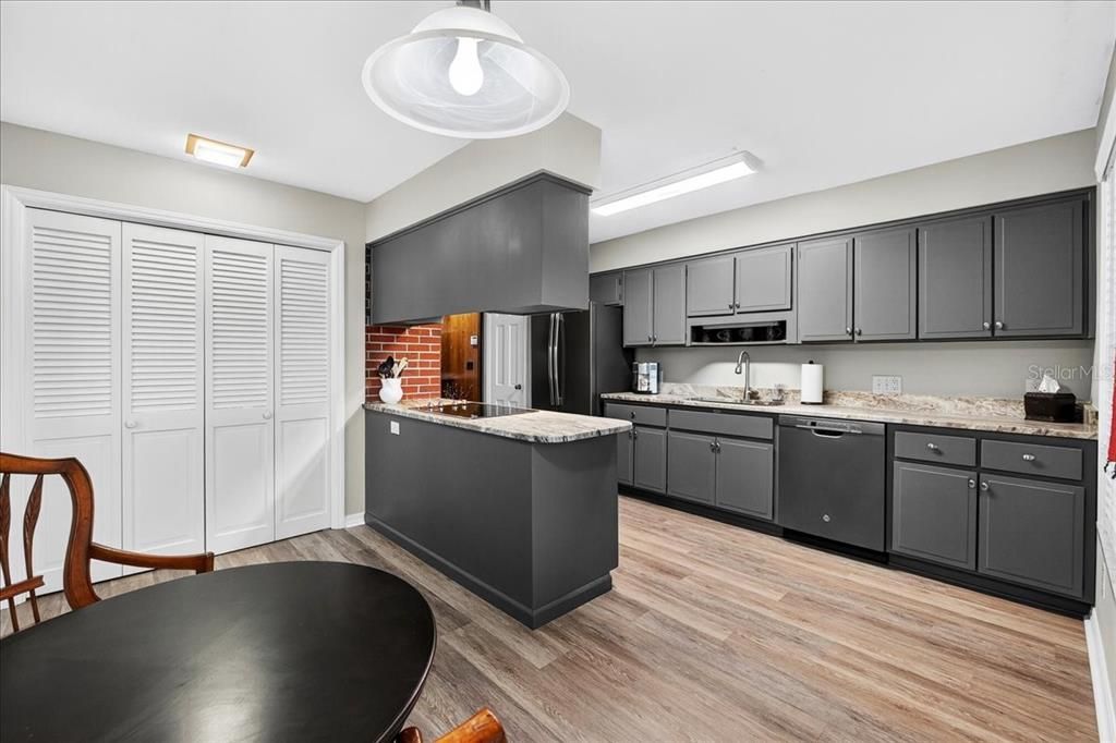 For Sale: $419,000 (4 beds, 3 baths, 2656 Square Feet)