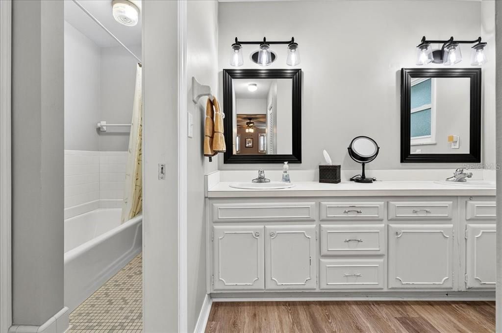 For Sale: $419,000 (4 beds, 3 baths, 2656 Square Feet)