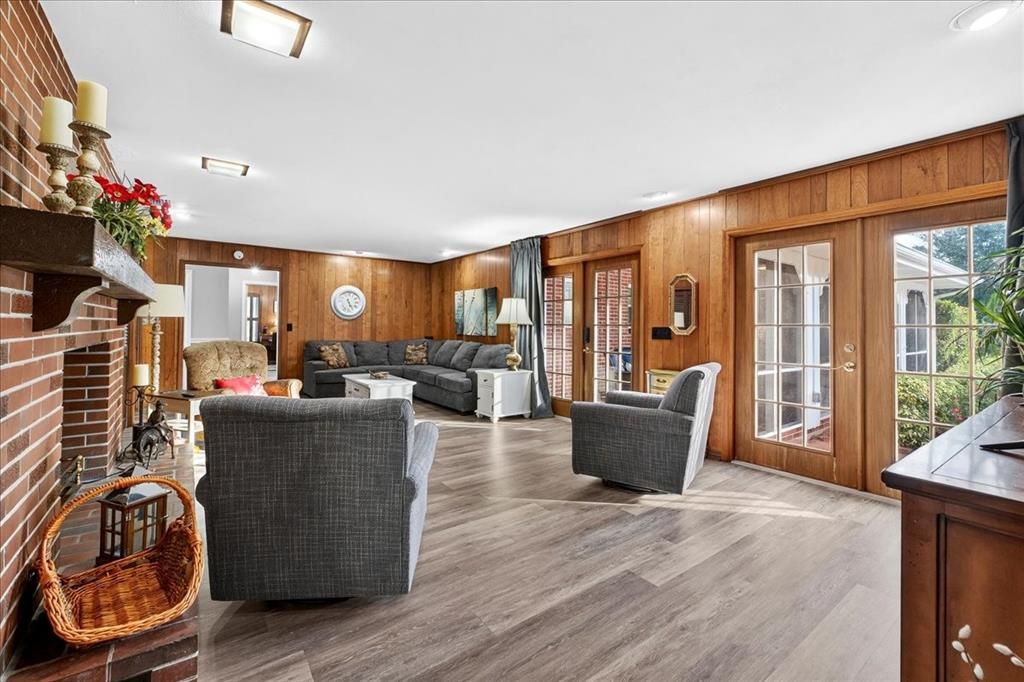 For Sale: $419,000 (4 beds, 3 baths, 2656 Square Feet)