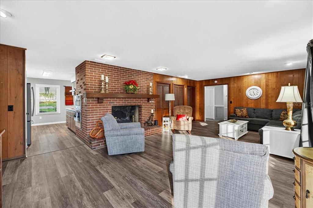 For Sale: $419,000 (4 beds, 3 baths, 2656 Square Feet)