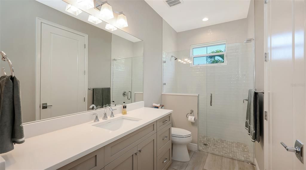 En Venta: $3,549,000 (3 camas, 3 baños, 2844 Pies cuadrados)