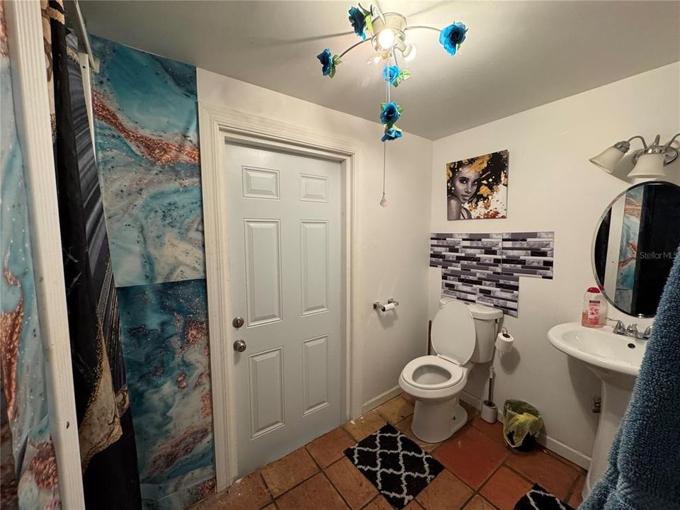 待售: $245,000 (3 贝兹, 2 浴室, 1056 平方英尺)