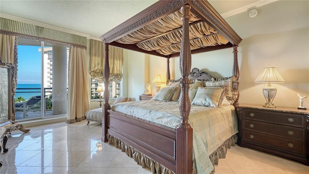 Active With Contract: $3,995,000 (3 beds, 3 baths, 3302 Square Feet)