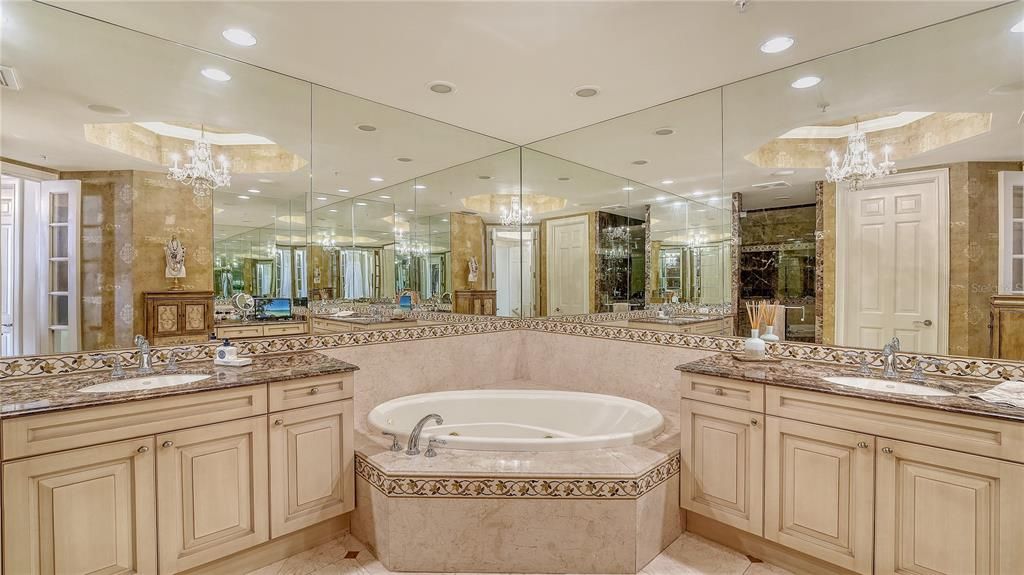 Active With Contract: $3,995,000 (3 beds, 3 baths, 3302 Square Feet)