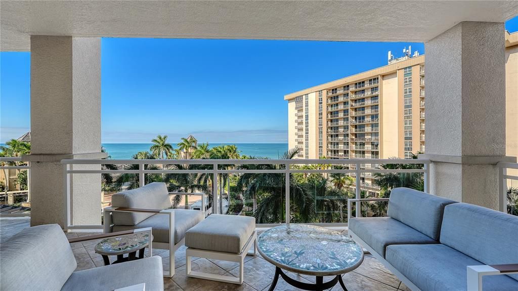 Active With Contract: $3,995,000 (3 beds, 3 baths, 3302 Square Feet)