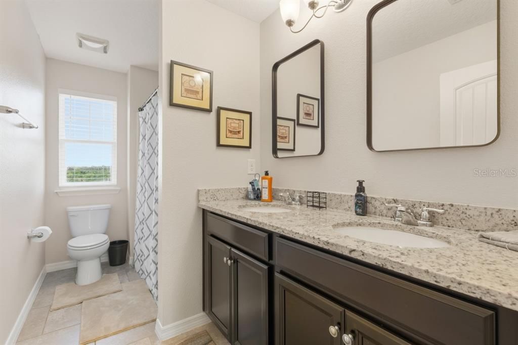 En Venta: $519,900 (4 camas, 3 baños, 2685 Pies cuadrados)