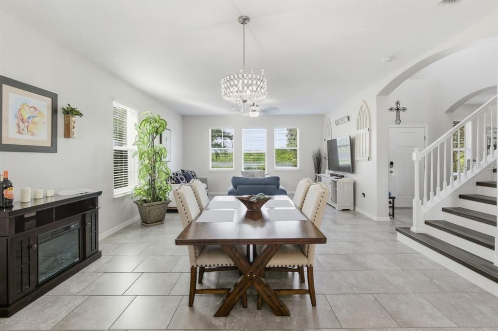 En Venta: $519,900 (4 camas, 3 baños, 2685 Pies cuadrados)