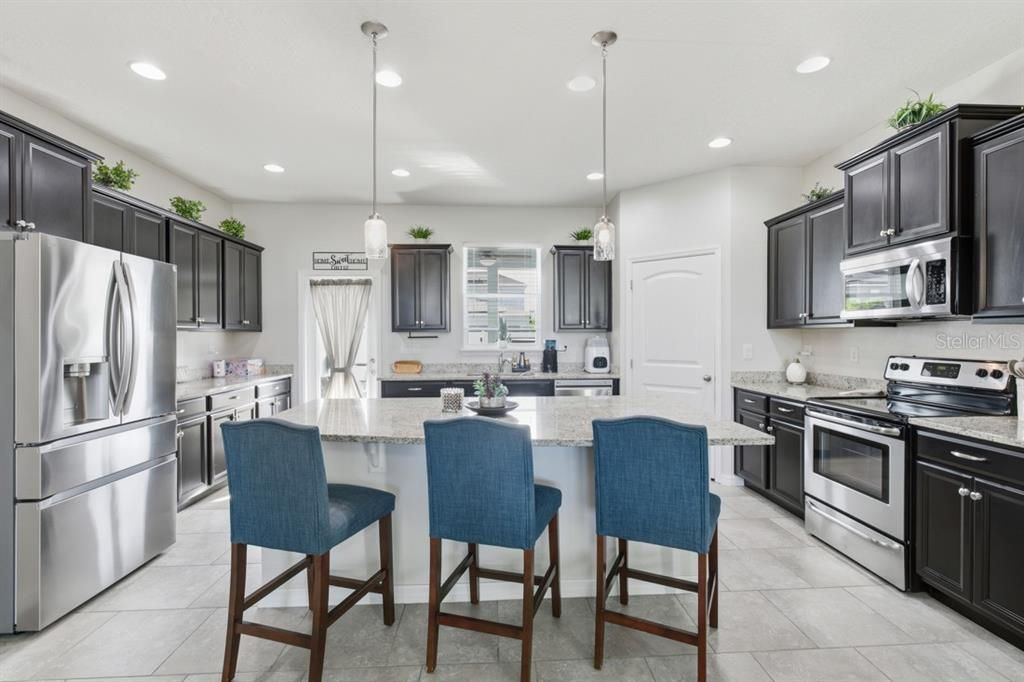 En Venta: $519,900 (4 camas, 3 baños, 2685 Pies cuadrados)