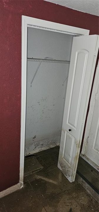 Под контрактом: $100,000 (3 спален, 3 ванн, 1284 Квадратных фут)