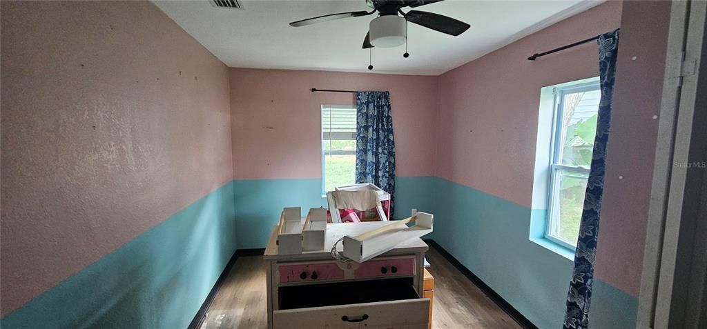 Под контрактом: $100,000 (3 спален, 3 ванн, 1284 Квадратных фут)