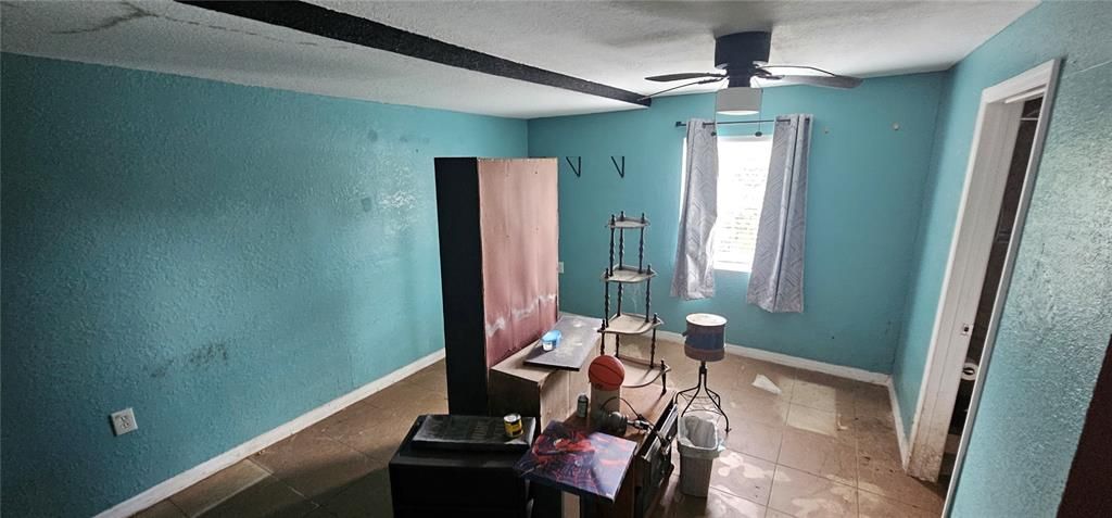 Под контрактом: $100,000 (3 спален, 3 ванн, 1284 Квадратных фут)