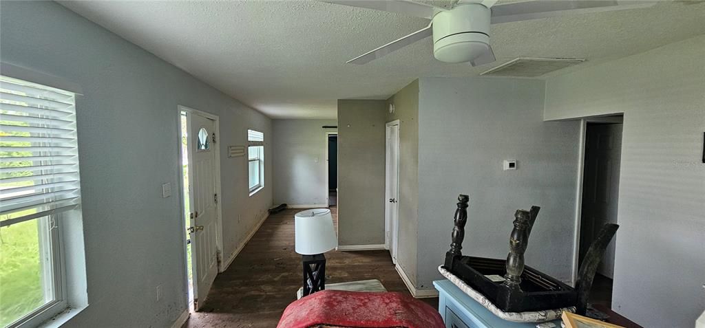 Под контрактом: $100,000 (3 спален, 3 ванн, 1284 Квадратных фут)