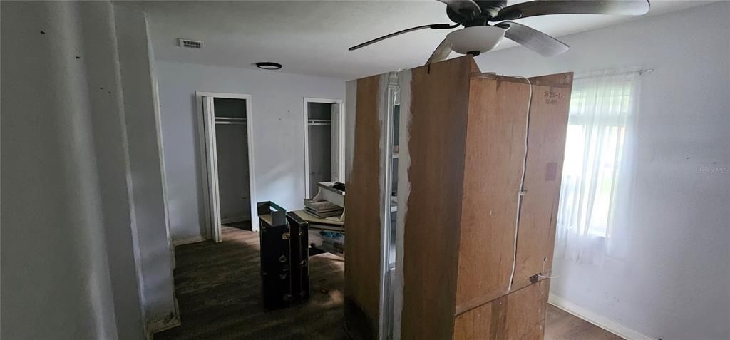 Под контрактом: $100,000 (3 спален, 3 ванн, 1284 Квадратных фут)