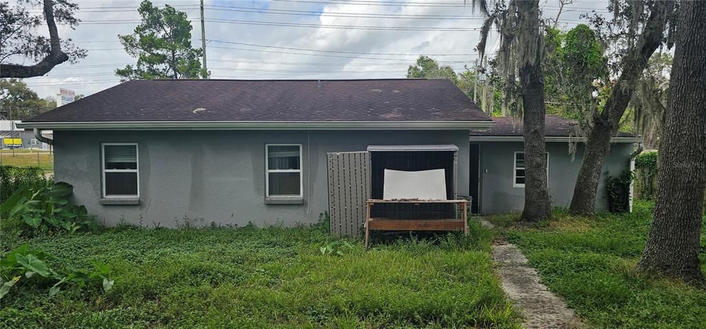 Под контрактом: $100,000 (3 спален, 3 ванн, 1284 Квадратных фут)