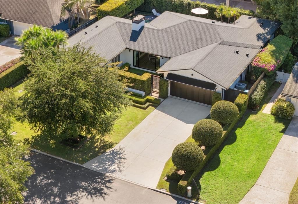 Active With Contract: $1,485,000 (3 beds, 3 baths, 2004 Square Feet)