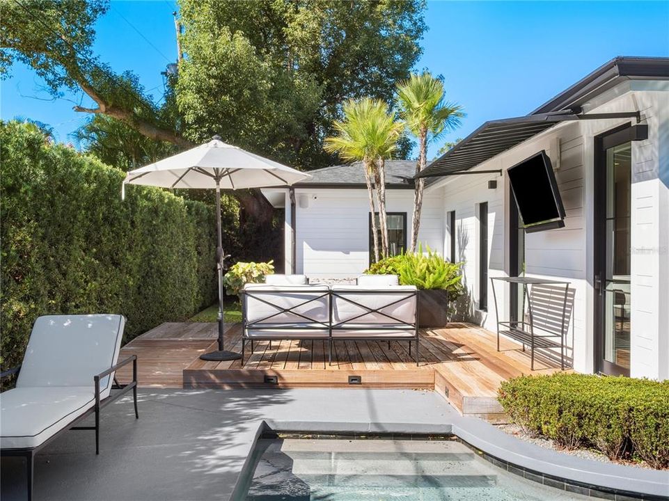 Active With Contract: $1,485,000 (3 beds, 3 baths, 2004 Square Feet)