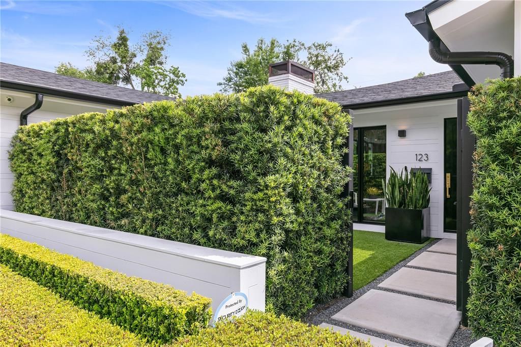 Active With Contract: $1,485,000 (3 beds, 3 baths, 2004 Square Feet)