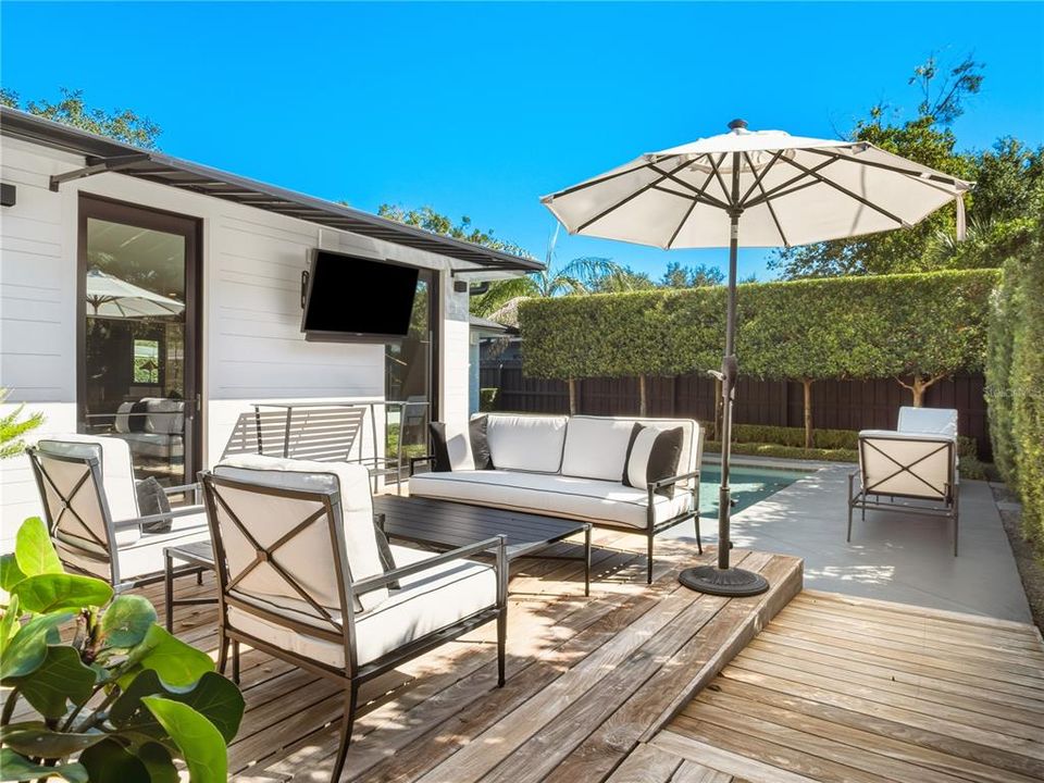 Active With Contract: $1,485,000 (3 beds, 3 baths, 2004 Square Feet)