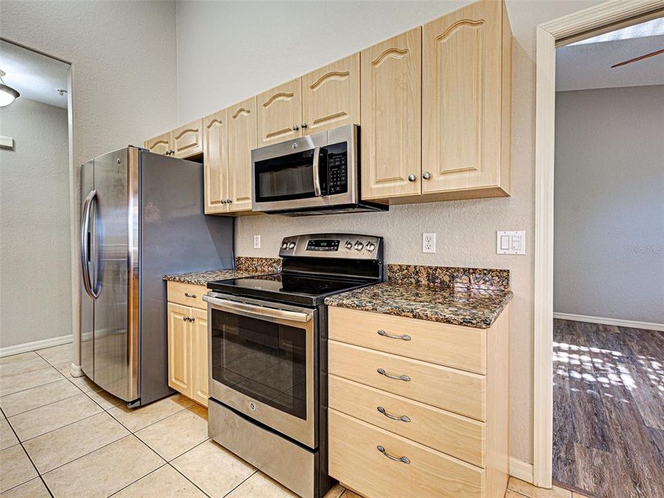 For Sale: $285,000 (3 beds, 2 baths, 1383 Square Feet)