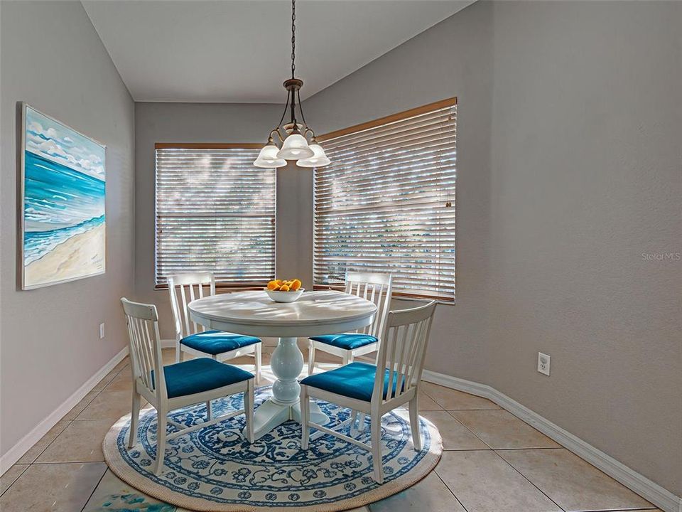 For Sale: $285,000 (3 beds, 2 baths, 1383 Square Feet)