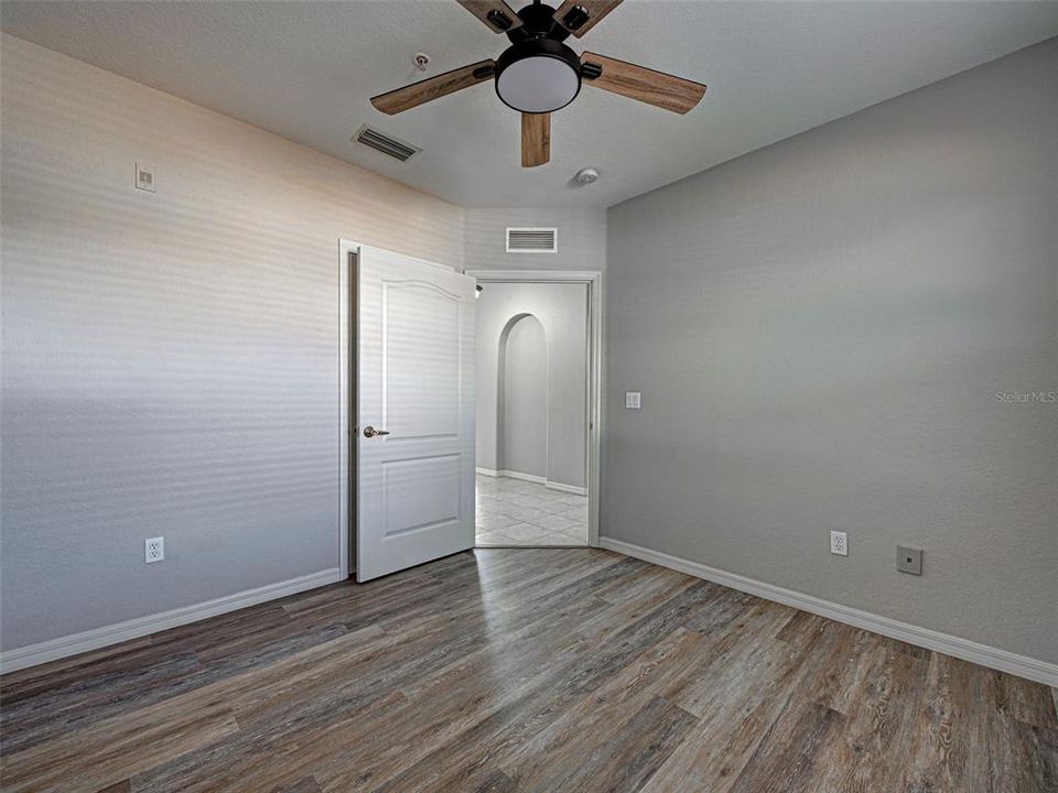 For Sale: $285,000 (3 beds, 2 baths, 1383 Square Feet)